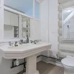 Appartamento 1 Bedroom Near Shops & Metro *