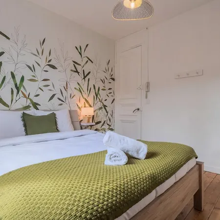 1 Bedroom Near Shops & Metro